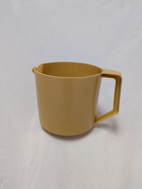 1970s/80s Harvest Gold Vintage Retro Rubbermaid Drink Pitcher 1.5 Qts -NO LID